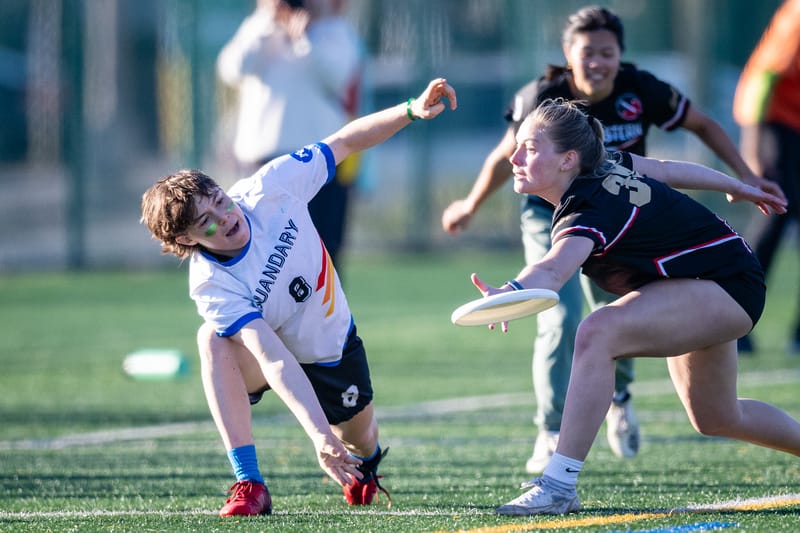 Colorado's Clil Phillips lets loose a flick at the 2024 Northwest Challenge. Photo: Sam Hotaling - UltiPhotos.com