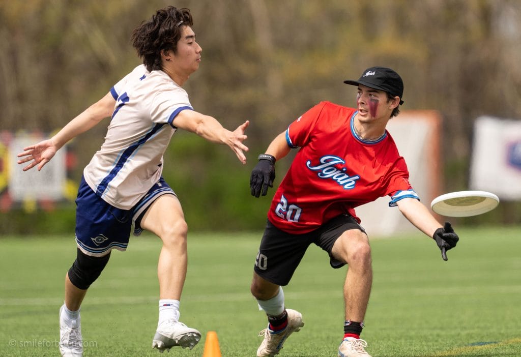 Georgia's Scott Whitley throws a flick during the 2024 D-I men's ultimate frisbee tournament Easterns final. Photo: Brian Whittier