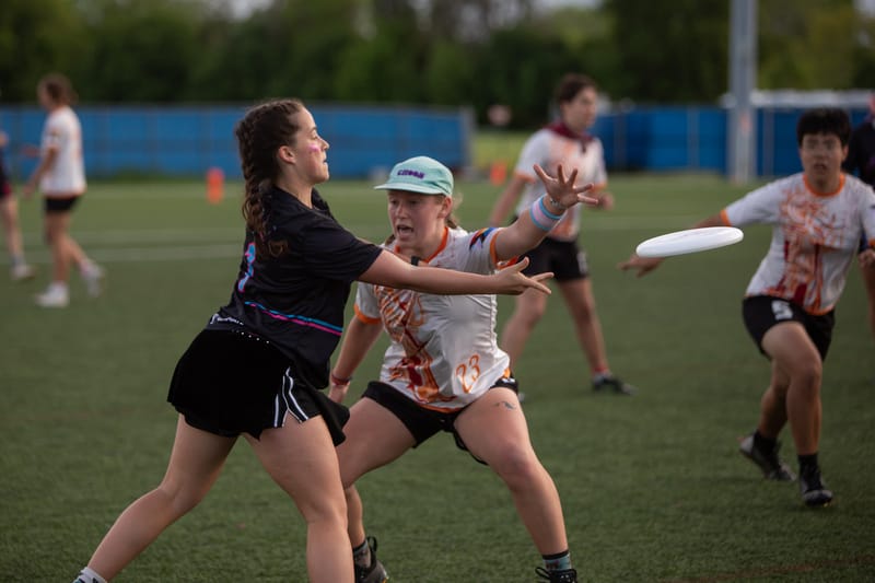 Middlebury and Carleton Eclipse faced off in an instant classic 2024 D-III Women's Ultimate Frisbee College Championships semifinal. Photo: Sydney Kane - UltiPhotos.com