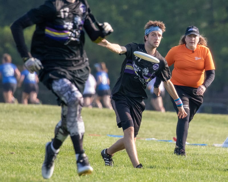 Williams WUFO star handler Danny Klein launches a backhand at the 2023 D-III men's ultimate frisbee College Championships. Photo: Kevin Wayner - UltiPhotos.com